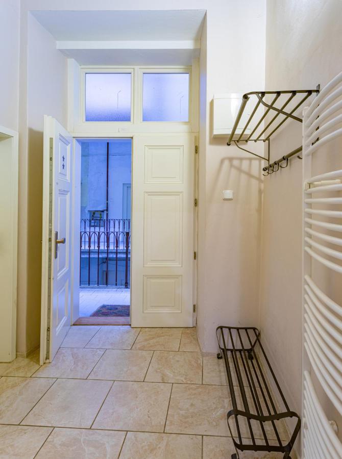Michalska Apartment 프라하 외부 사진